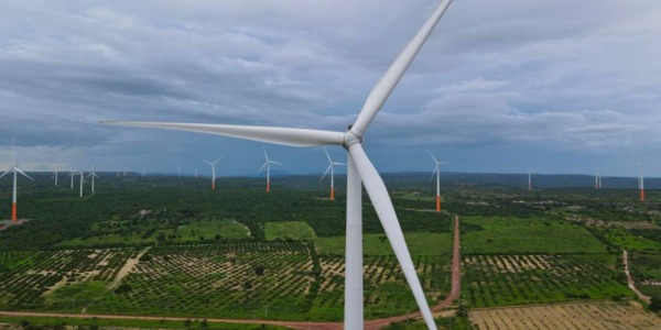 Setor Eólico Enfrenta Crise no Brasil, Mas Energia Solar Segue em Expansão